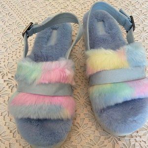 UGGS Fuzz'd Out size 12 sandals